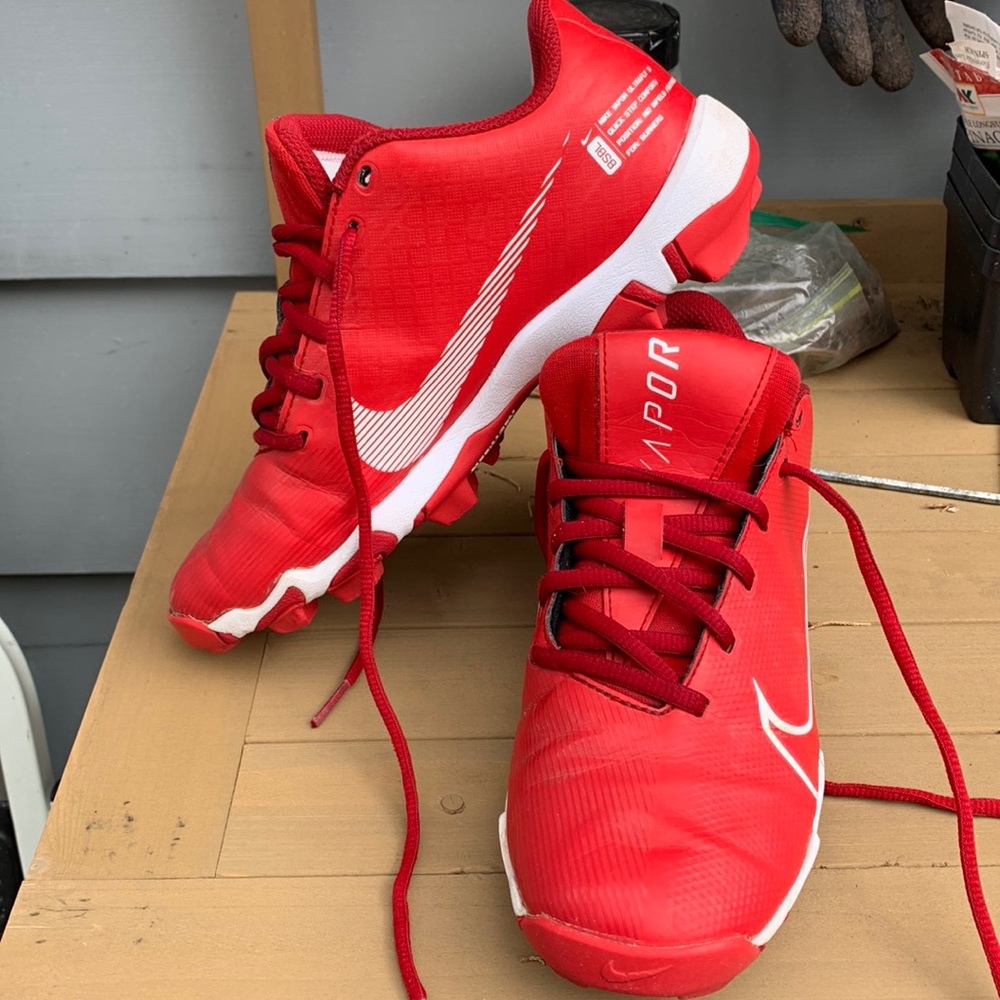 Nike Red Size 5 Vapor Baseball Cleats